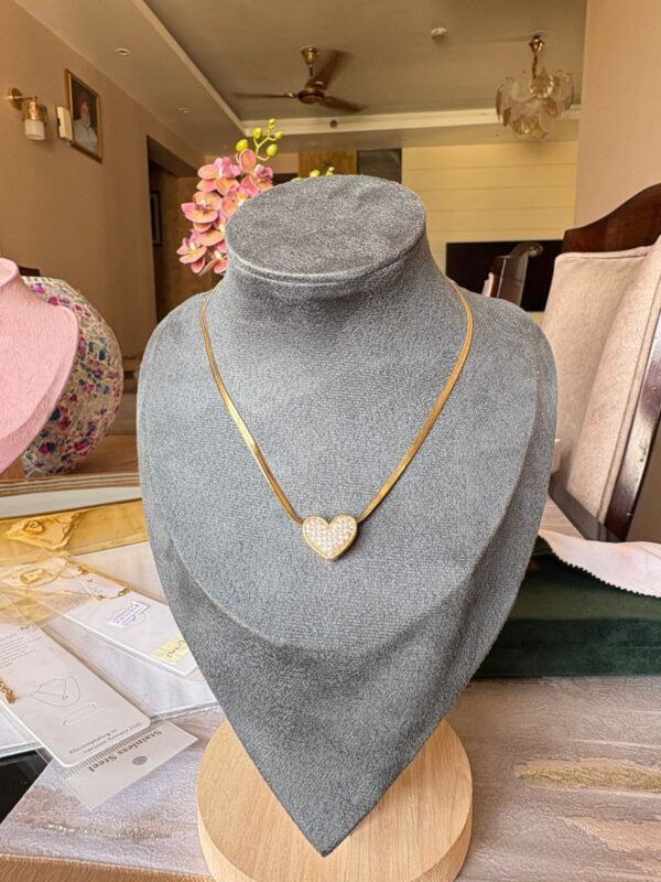 Golden heart layered neckpiece - Image 3