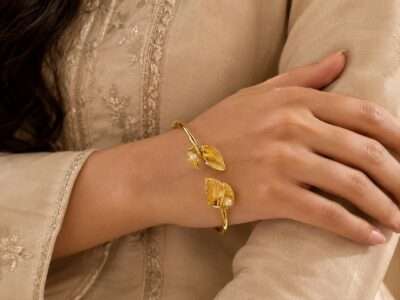 Golden Pearl Leaf Bracelet - Image 2